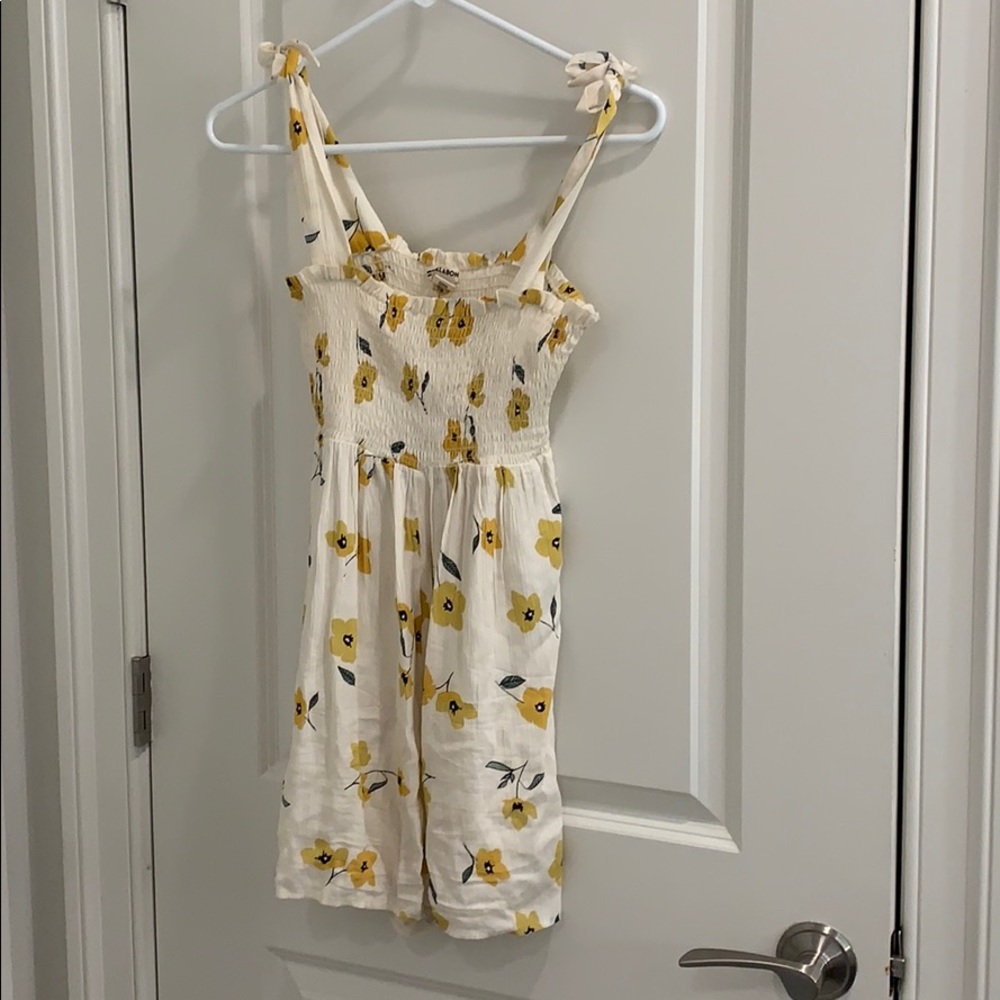 Barely worn billabong romper